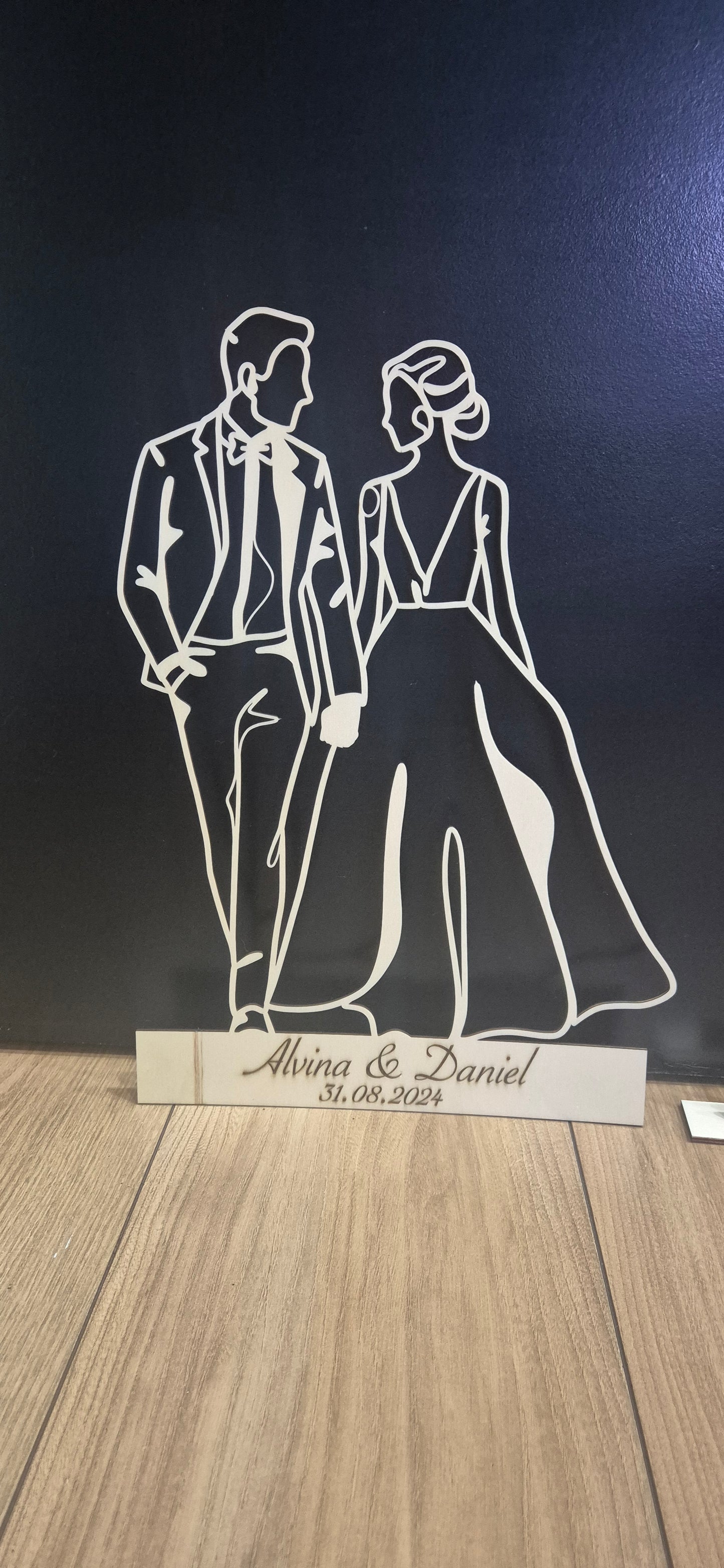 Silhouette personnalisée en bois – Couple romantique